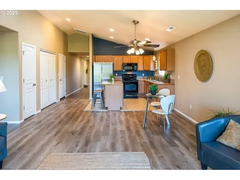5914 Avalon Street Eugene OR 97402