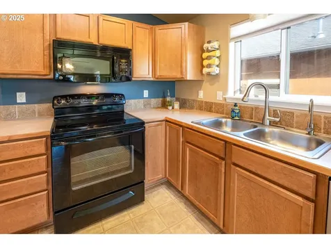 5914 Avalon Street Eugene OR 97402
