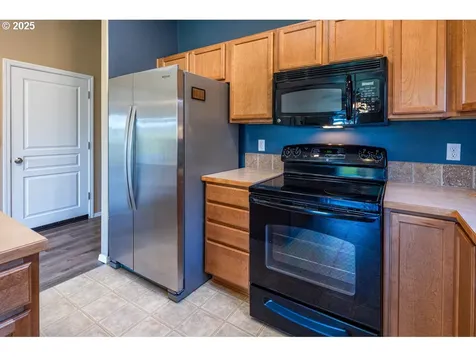 5914 Avalon Street Eugene OR 97402