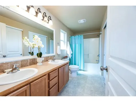 5914 Avalon Street Eugene OR 97402