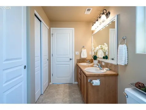 5914 Avalon Street Eugene OR 97402