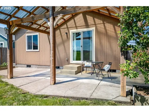 5914 Avalon Street Eugene OR 97402