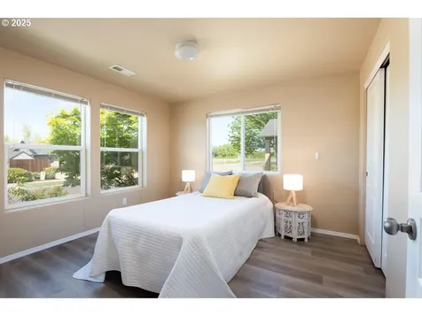 5914 Avalon Street Eugene OR 97402