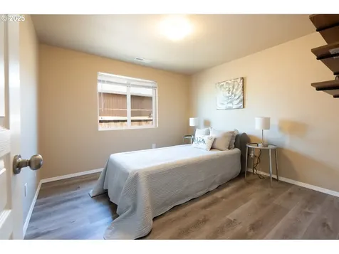 5914 Avalon Street Eugene OR 97402