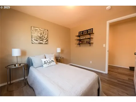 5914 Avalon Street Eugene OR 97402