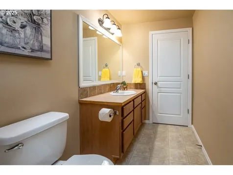 5914 Avalon Street Eugene OR 97402