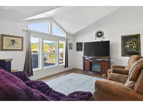 1316 Sunny Court Sutherlin OR 97479