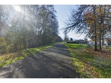 1316 Sunny Court Sutherlin OR 97479