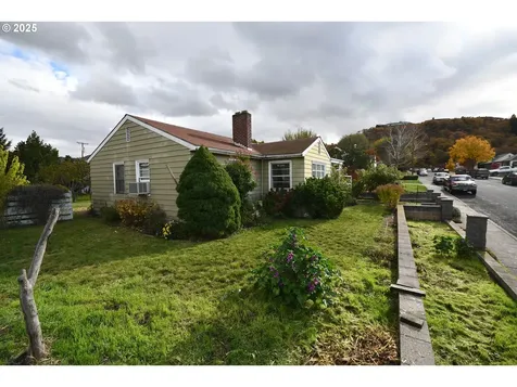 1300 View Court The Dalles OR 97058