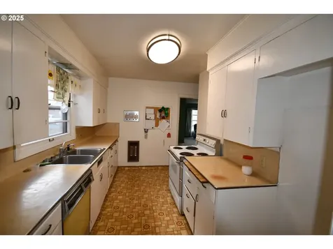 1300 View Court The Dalles OR 97058