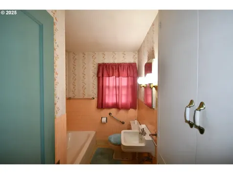 1300 View Court The Dalles OR 97058