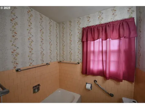 1300 View Court The Dalles OR 97058