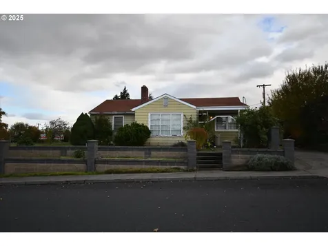 1300 View Court The Dalles OR 97058