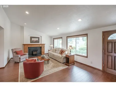 5058 Charleston Drive SE Salem OR 97317