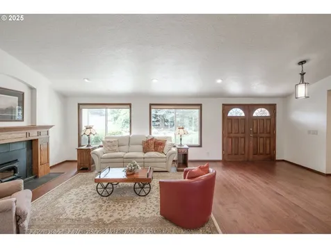 5058 Charleston Drive SE Salem OR 97317