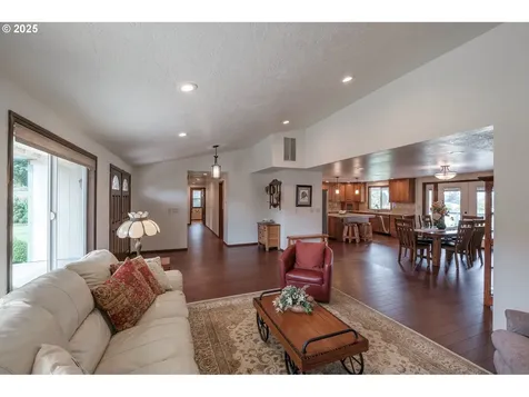 5058 Charleston Drive SE Salem OR 97317