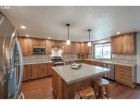 5058 Charleston Drive SE Salem OR 97317