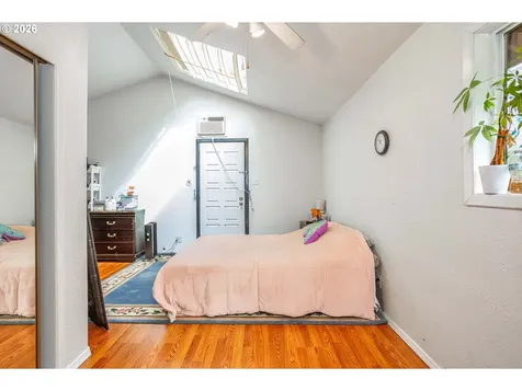 17935 SE Pine Street Portland OR 97233