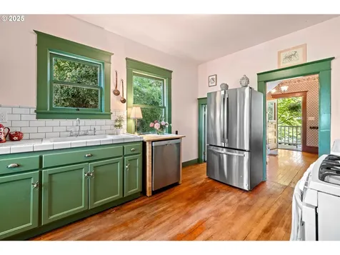 2346 SE Woodward Street Portland OR 97202