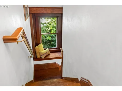 2346 SE Woodward Street Portland OR 97202