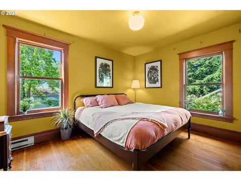 2346 SE Woodward Street Portland OR 97202