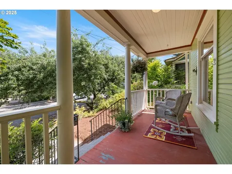 2346 SE Woodward Street Portland OR 97202