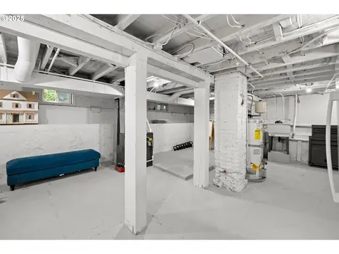 2346 SE Woodward Street Portland OR 97202