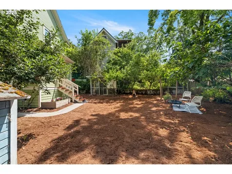 2346 SE Woodward Street Portland OR 97202