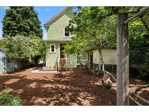 2346 SE Woodward Street Portland OR 97202