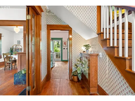 2346 SE Woodward Street Portland OR 97202