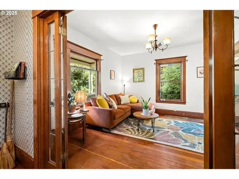 2346 SE Woodward Street Portland OR 97202