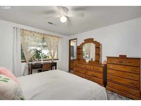 5706 NE 38th Street Vancouver WA 98661