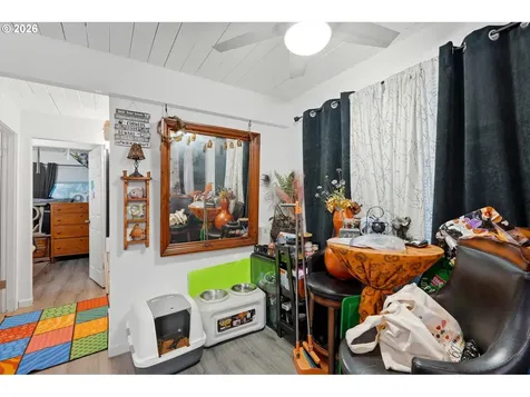 1213 Oakhill Avenue SE Salem OR 97302