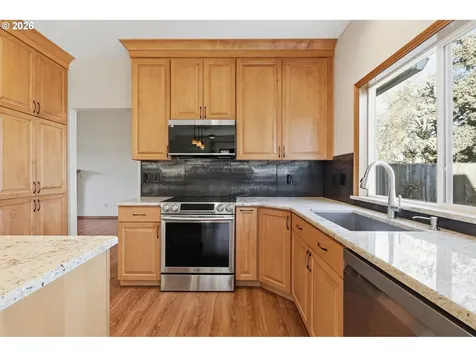 17512 NW Fieldstone Drive Beaverton OR 97006