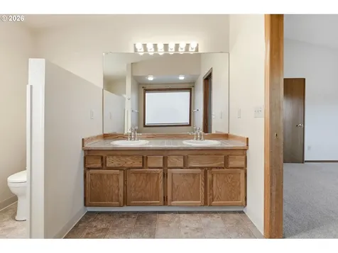 17512 NW Fieldstone Drive Beaverton OR 97006