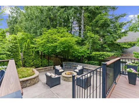 10581 NW Lost Park Drive Portland OR 97229