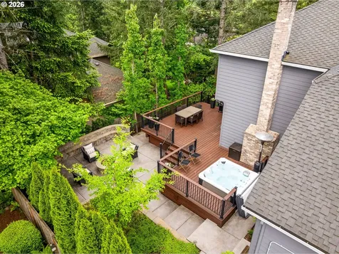 10581 NW Lost Park Drive Portland OR 97229