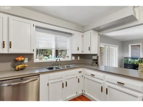 5190 Woodscape Drive SE Salem OR 97306