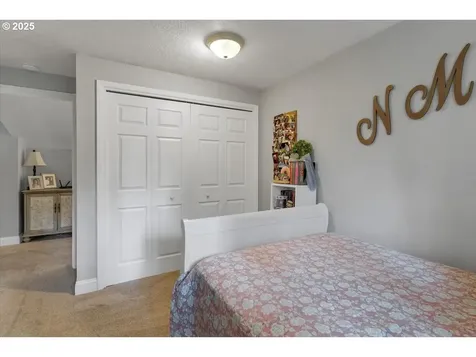5190 Woodscape Drive SE Salem OR 97306