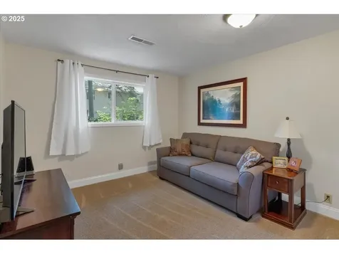 5190 Woodscape Drive SE Salem OR 97306
