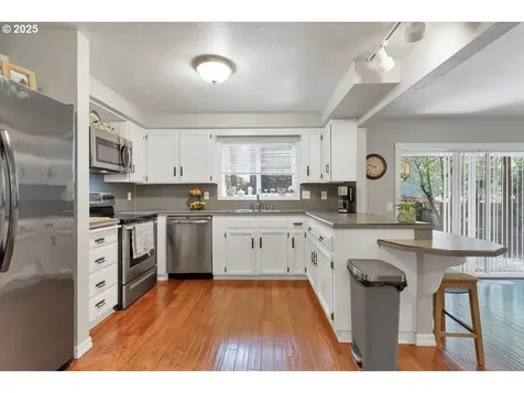 5190 Woodscape Drive SE Salem OR 97306