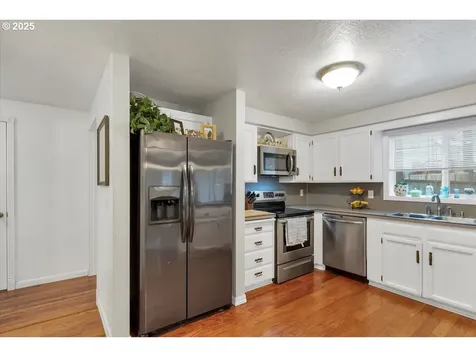 5190 Woodscape Drive SE Salem OR 97306