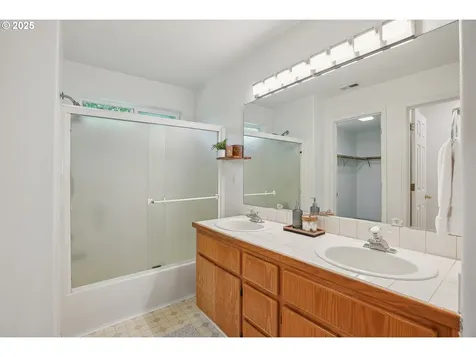 3166 NE Glencoe Oaks Place Hillsboro OR 97124