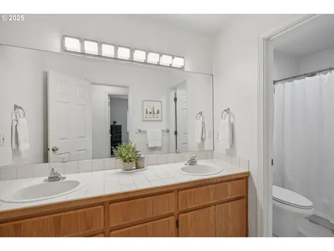 3166 NE Glencoe Oaks Place Hillsboro OR 97124