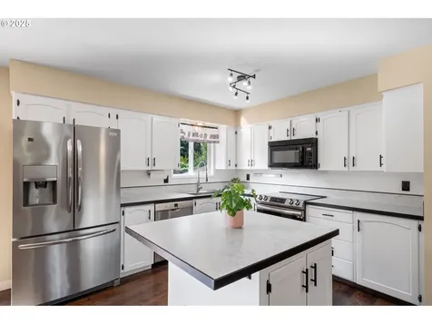 2409 NE 100th Street Vancouver WA 98686
