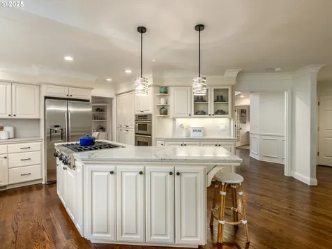 14066 Edenberry Drive Lake Oswego OR 97035