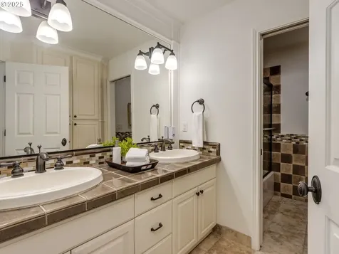14066 Edenberry Drive Lake Oswego OR 97035