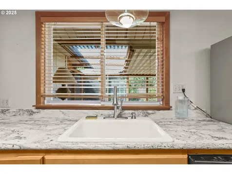 9902 NE Oakhurst Drive Vancouver WA 98662