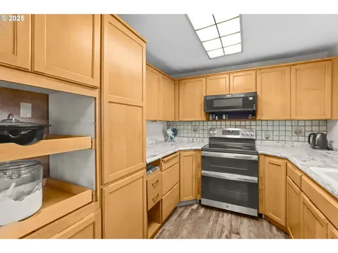 9902 NE Oakhurst Drive Vancouver WA 98662