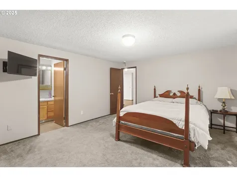 9902 NE Oakhurst Drive Vancouver WA 98662